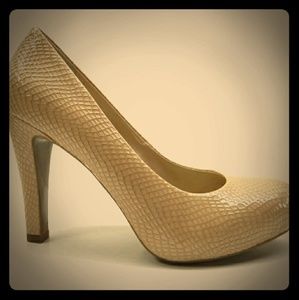 Franco Sarto Cicero pump 👠 (beige color)